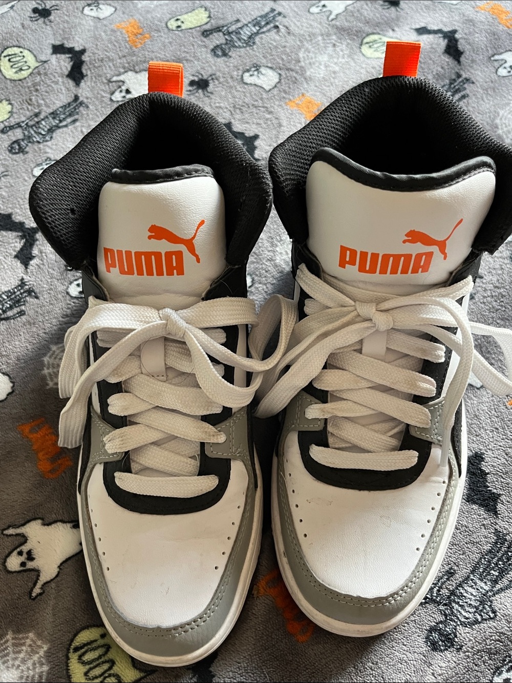Puma  White, Gray & 🍊 High-Top 👟 Sneakers Women’s 5.5